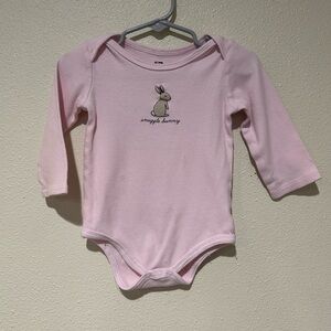 Snuggle Bunny Pink Long-Sleeve Baby Onesie tagged 18m best 6/9m